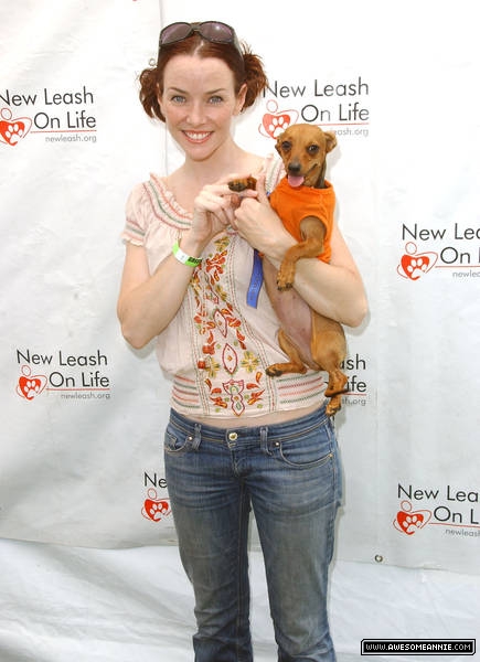 Annie Wersching at Nuts for Mutts Dog Show 2009 - 03