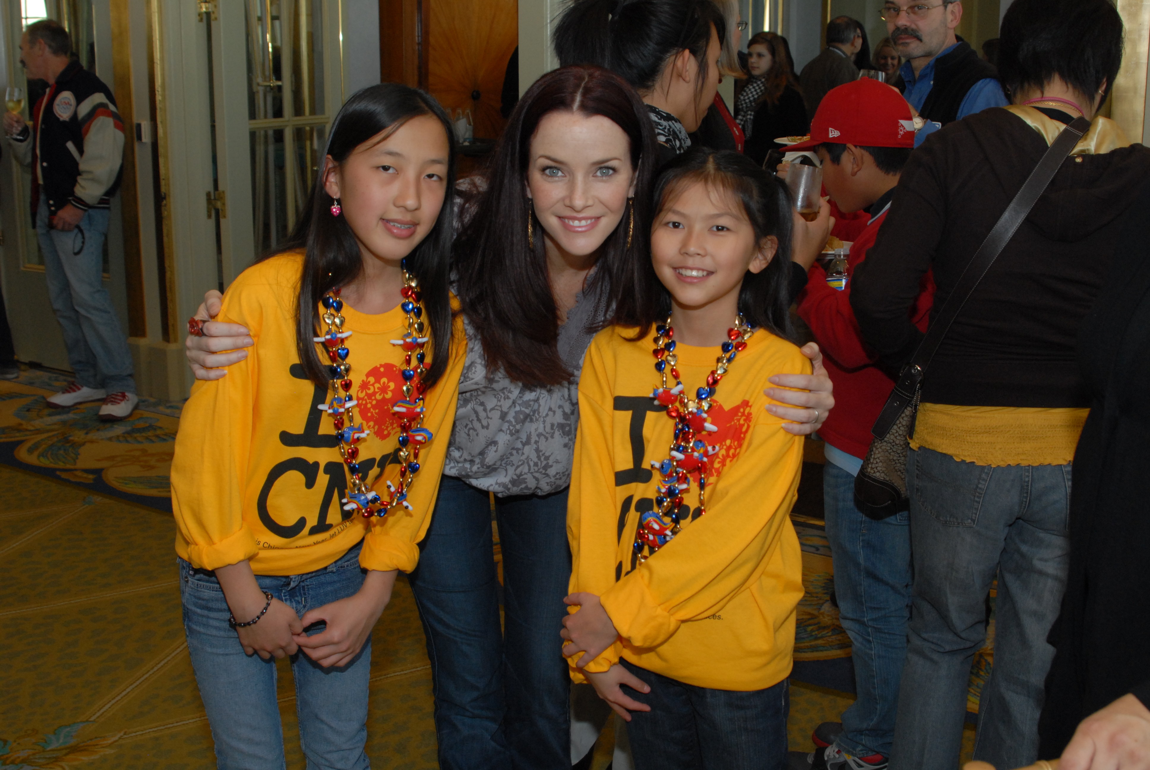annie-wersching-chinese-new-year-parade-2010_05