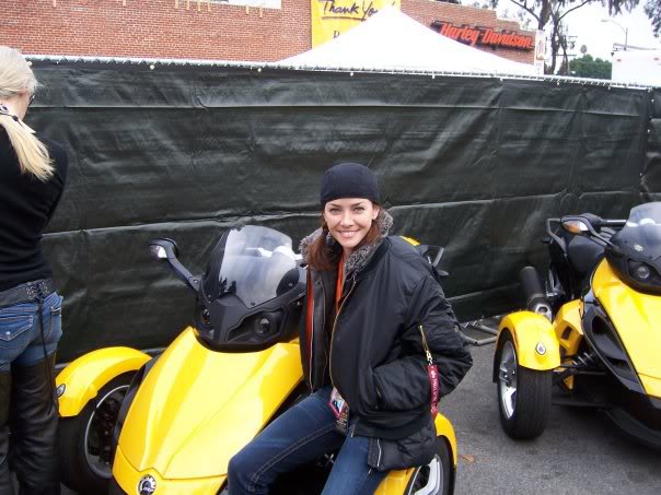 annie-wersching-love-ride-24_01