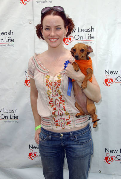 Annie Wersching at Nuts for Mutts Dog Show 2009 - 01