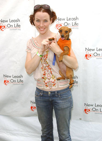 Annie Wersching at Nuts for Mutts Dog Show 2009 - 03