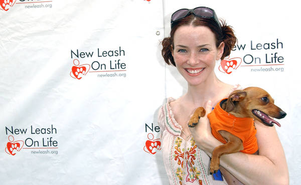 Annie Wersching at Nuts for Mutts Dog Show 2009 - 07