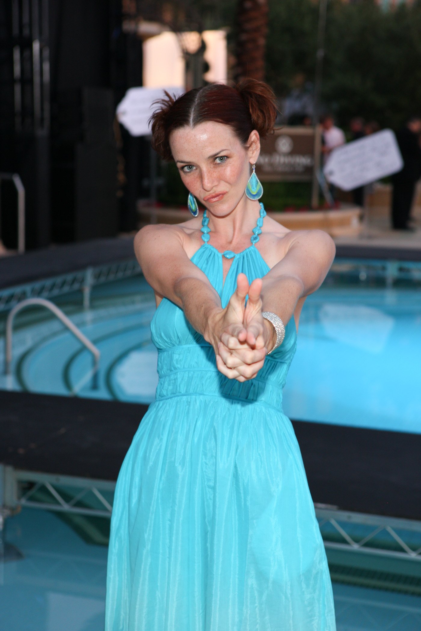 annie-wersching-spring-bling_03