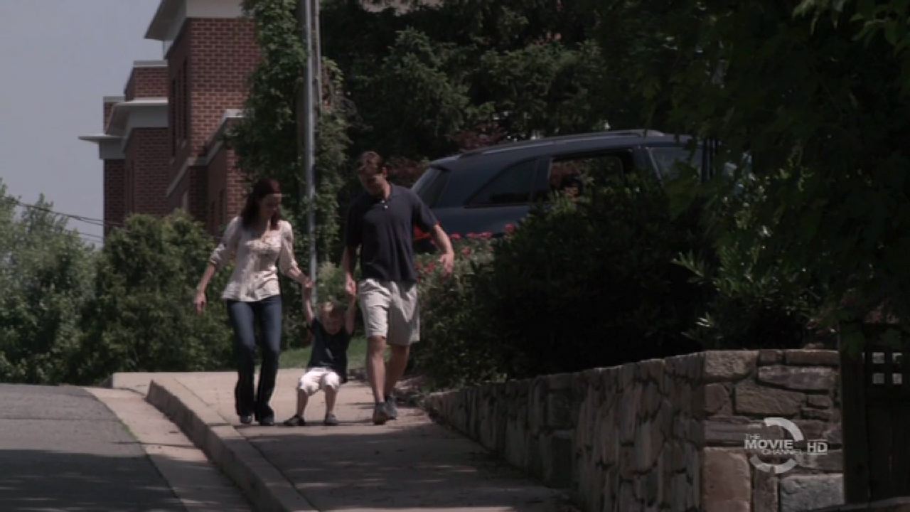 Annie Wersching in Below the Beltway