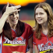 Annie Wersching at Taco Bell All-Star Legends & Celebrity Softball Game 2009