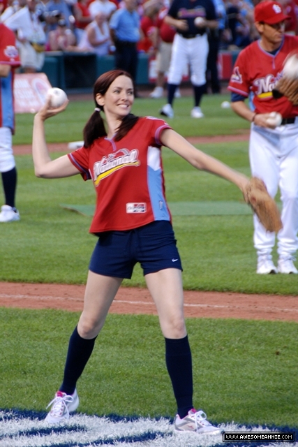 Annie Wersching pitching at Celebrity Softball game 2009