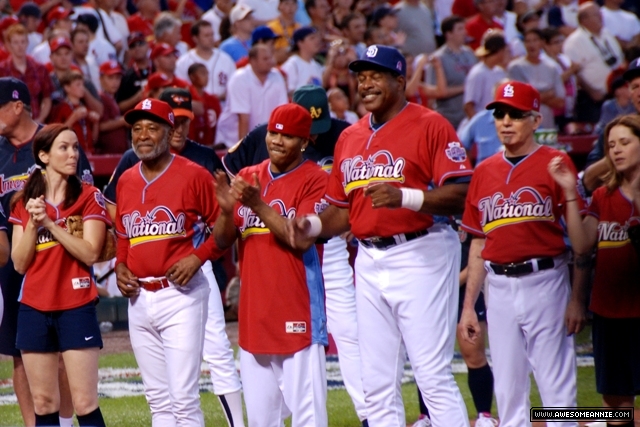 Annie Wersching at Celebrity Softball Game group photo