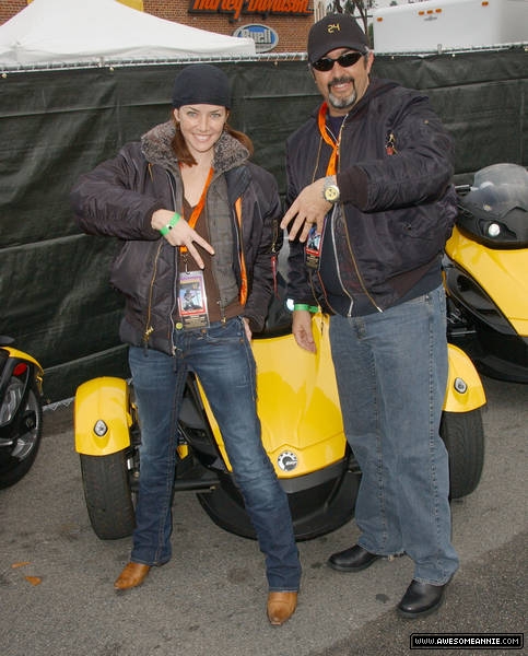 annie-wersching-jon-cassar-loveride-24_03