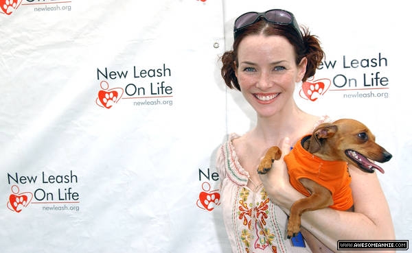 Annie Wersching at Nuts for Mutts Dog Show 2009 - 07