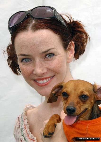 Annie Wersching at Nuts for Mutts Dog Show 2009 - 08