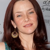 annie-wersching-pregnant-pea-in-the-pod_19