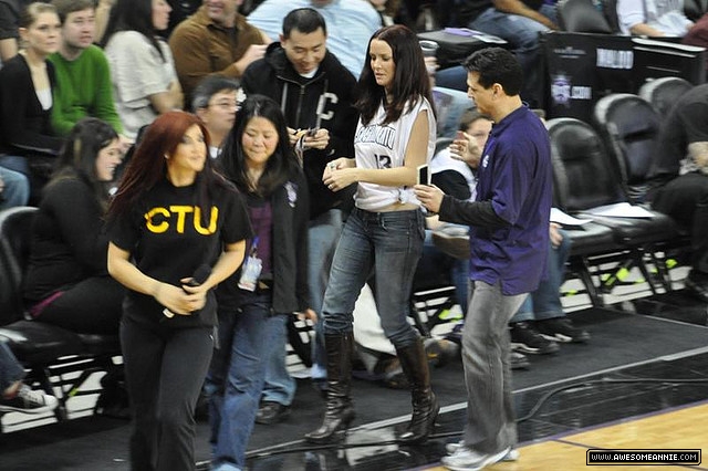 annie-wersching-sacramento-kings-03