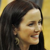 annie-wersching-sacramento-kings-08