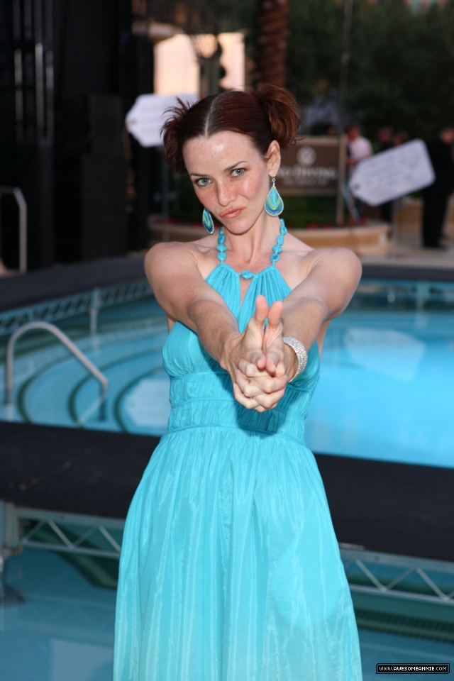 annie-wersching-spring-bling_03