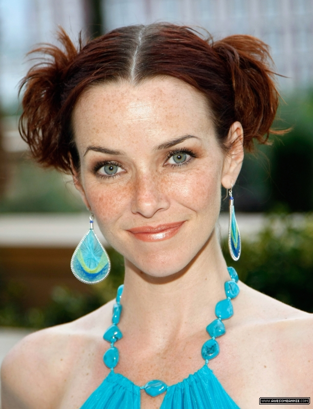 annie-wersching-spring-bling_19