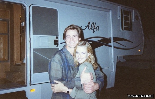 Annie Wersching and Jim Carrey on the set of Bruce Almighty