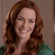 annie-wersching-carriers-trailer_03