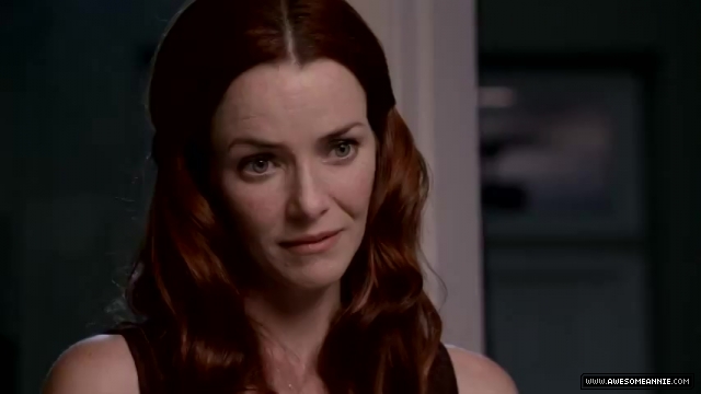 annie-wersching-carriers-trailer_17