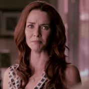 annie-wersching-carriers-trailer_19