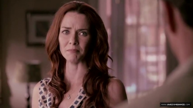 annie-wersching-carriers-trailer_19