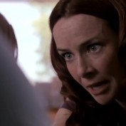 annie-wersching-carriers-trailer_52