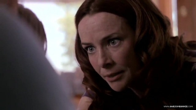 annie-wersching-carriers-trailer_53