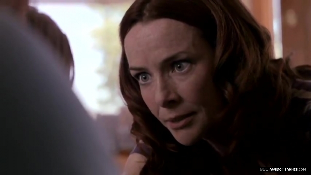 annie-wersching-carriers-trailer_54