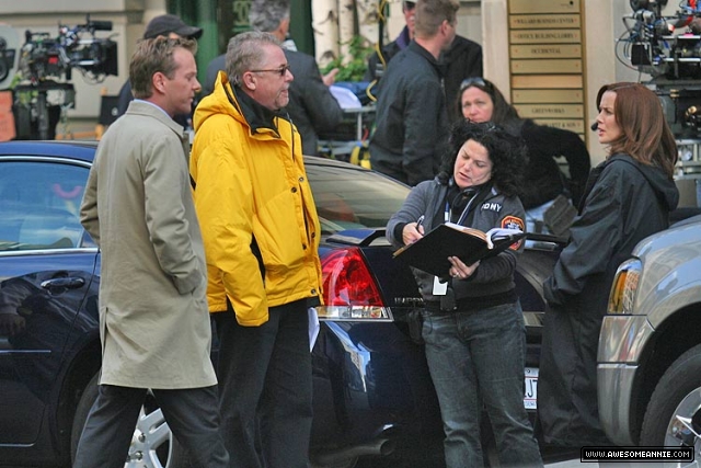 Annie Wersching with director Brad Turner and Kiefer Sutherland on 24