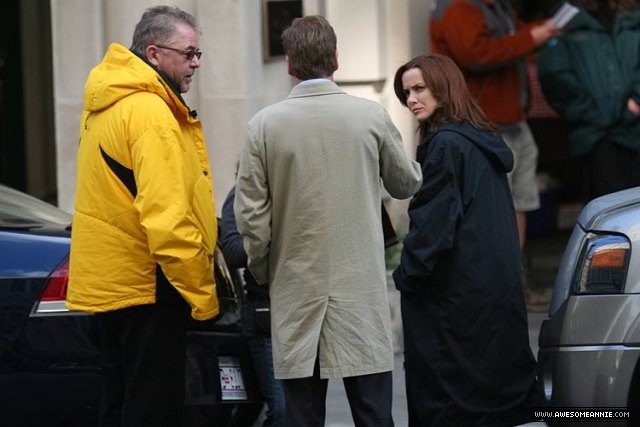 Annie Wersching with 24 director Brad Turner and Kiefer Sutherland