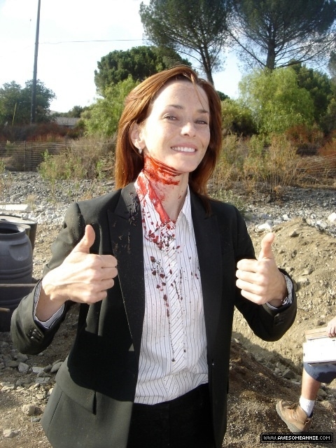 Annie Wersching with bloody neck 24 Season 7 behind the scenes