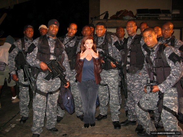 Annie Wersching with Juma's assault team behind the scenes 24 Season 7