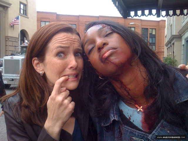 Annie Wersching and Enuka Okuma Behind the Scenes on 24