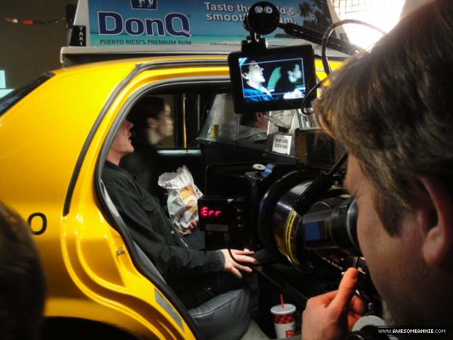 Annie Wersching and Kiefer filming taxi scene