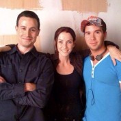 Annie Wersching with Freddie Prinze Jr. and friend Ritter Hanz behind the scenes of 24 Season 8