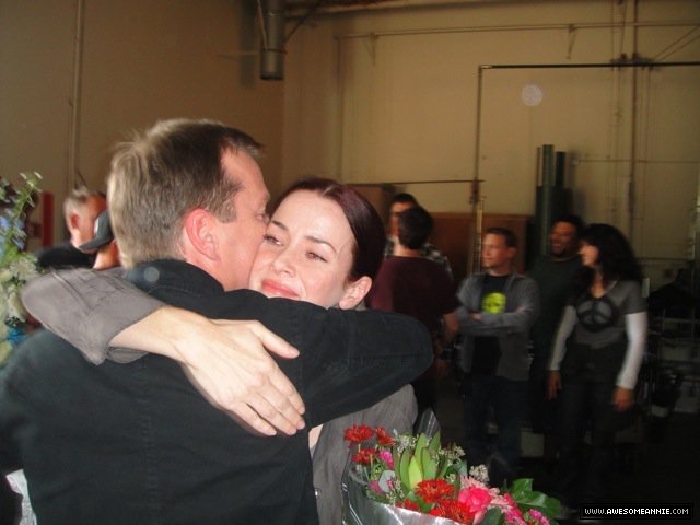 Annie Wersching hugs Kiefer Sutherland on 24 set