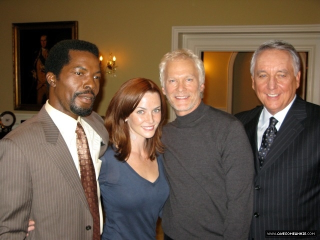 Annie Wersching with James Morrison, Bob Gunton, Isaach De Bankole on 24