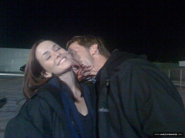 Annie Wersching and zombie Jeffrey Nordling on 24