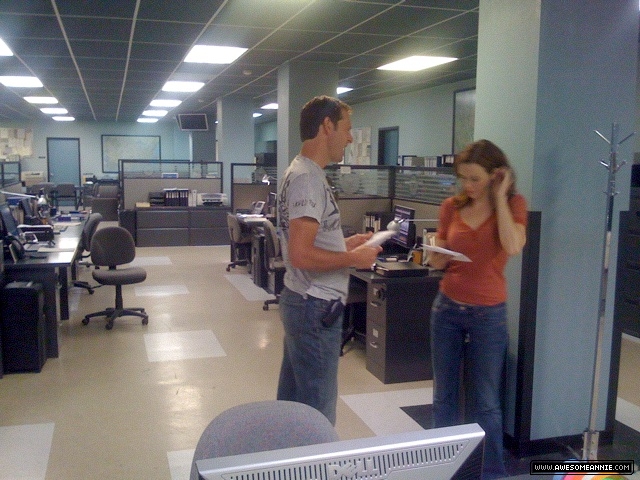 Annie Wersching and Jeffrey Nordling rehearse a scene