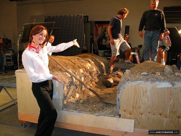 Annie Wersching preparing to film burial scene