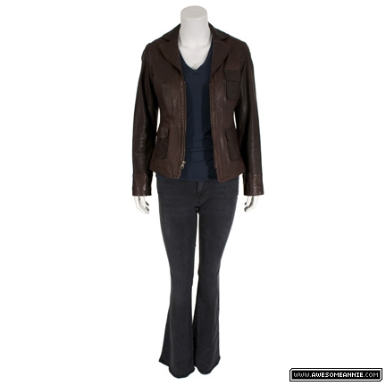 Renee Walker Season 7 costume - front