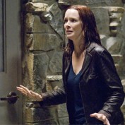 annie-wersching-renee-walker-7x12promo3