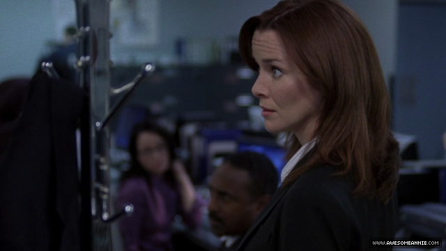 Annie Wersching as Renee Walker in 24 Season 7 Episode 1