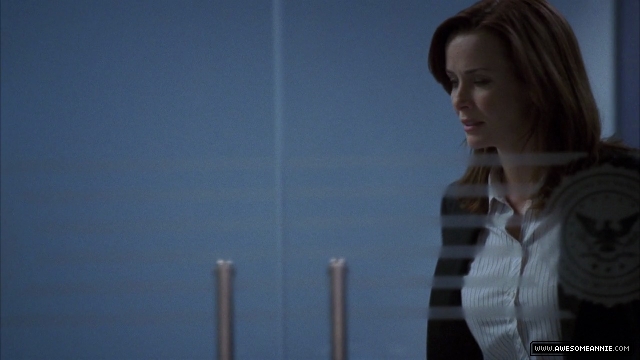 Annie Wersching as Renee Walker in 24 Season 7 Episode 3