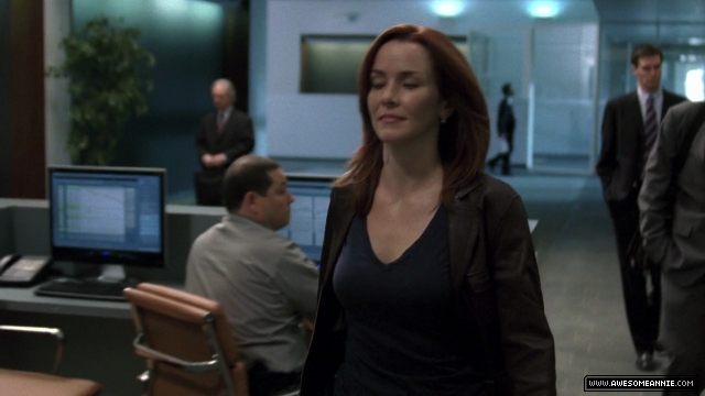 Annie Wersching as Renee Walker in 24 Season 7 Episode 7