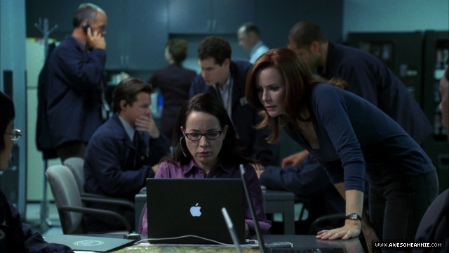 Annie Wersching as Renee Walker in 24 Season 7 Episode 17