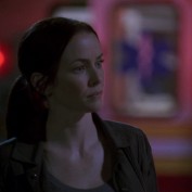 annie-wersching-renee-walker-24_8x14-003