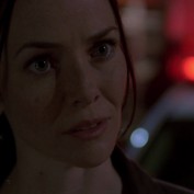 annie-wersching-renee-walker-24_8x14-005