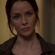 annie-wersching-renee-walker-24_8x14-010