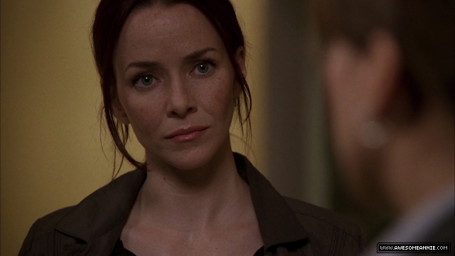 annie-wersching-renee-walker-24_8x14-010