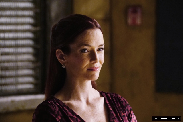 Annie Wersching in Castle Season 7 Episode 14 "Resurrection" Promotional Photo - 1